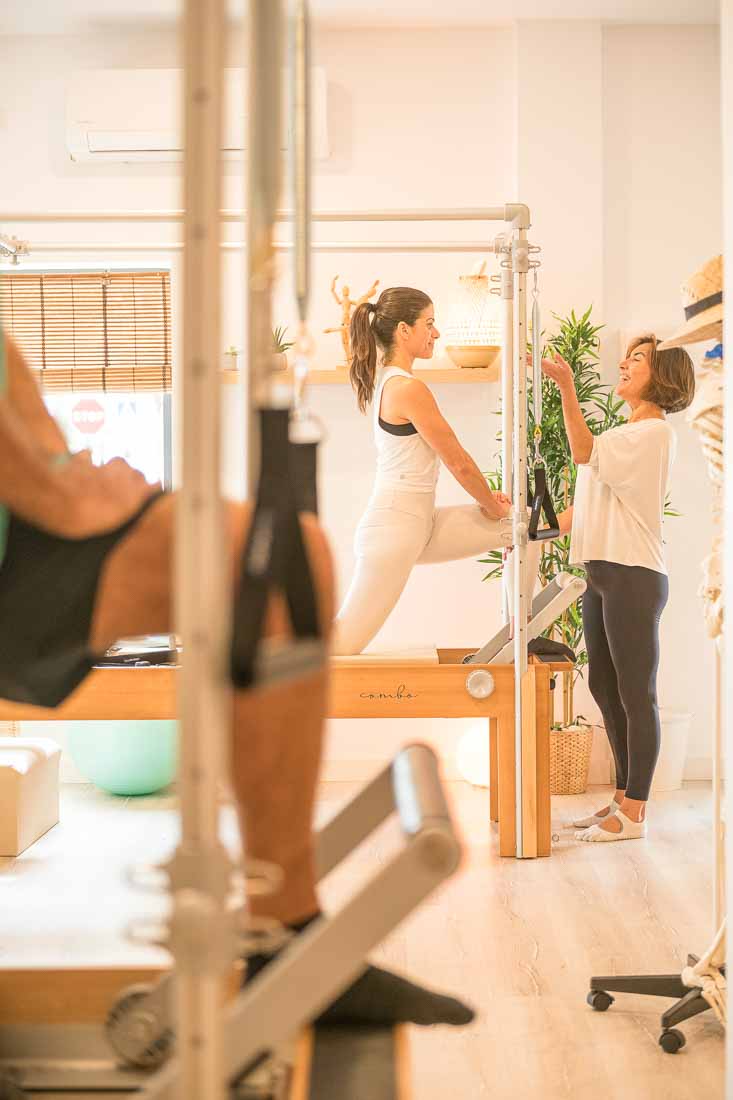 Geraldine en clase de Pilates con alumnos